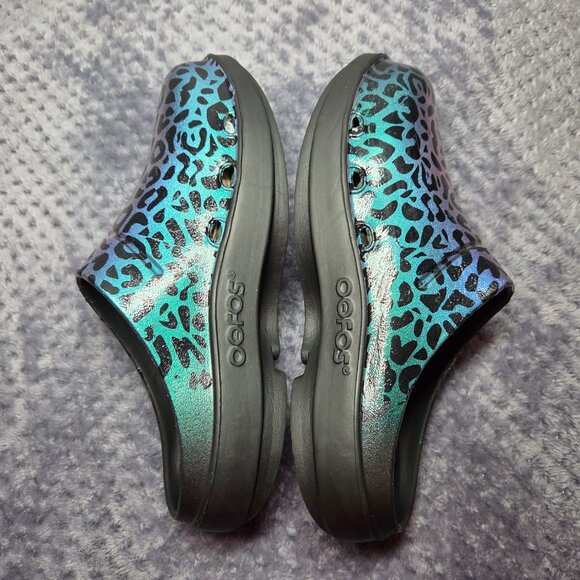 Like New - OOFOS OOclog Limited Edition Rainbow Leopard – Size: 7 (Women’s) - Picture 4 of 9